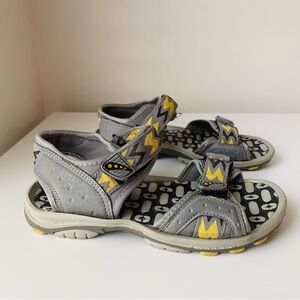 Youth & Women’s Gray Black Yellow Adjustable Sport Sandals Size US 4.5-6.5